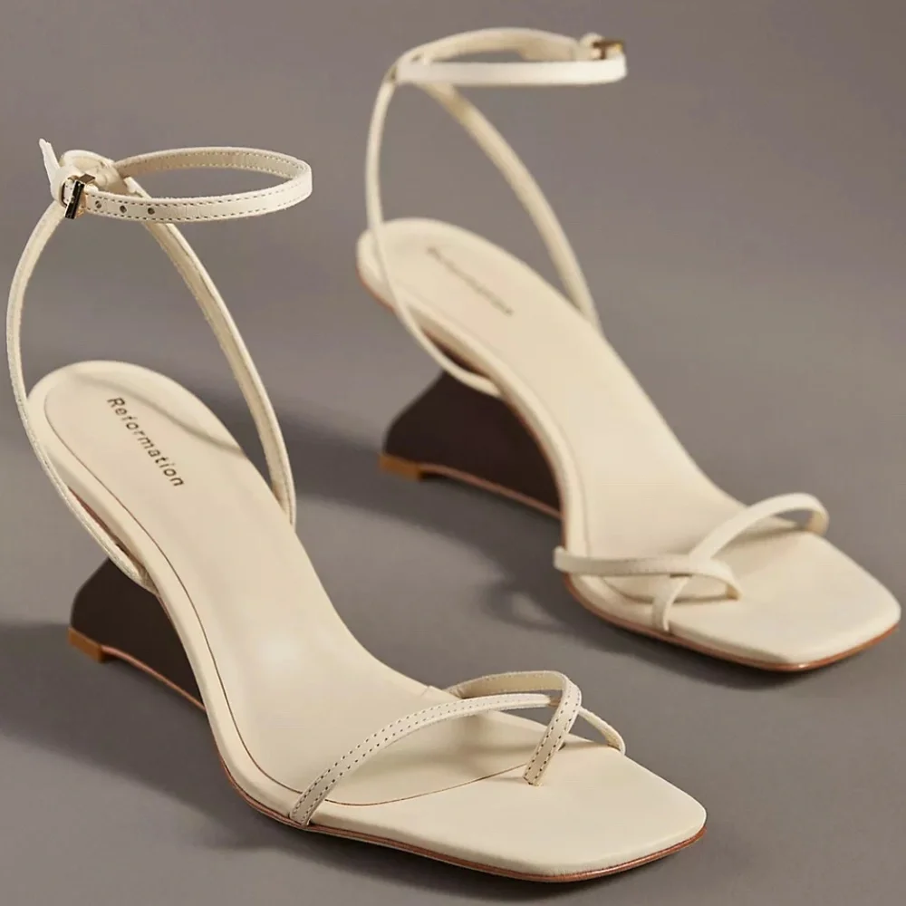 Reformation Emilia Heels - Picture 3 of 10